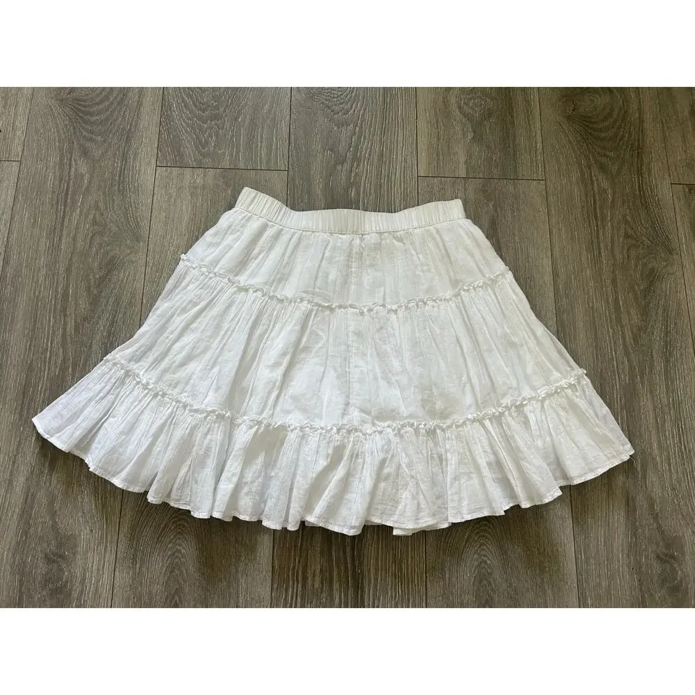 American Eagle High-Waisted Tiered Mini Skirt in White Size Small